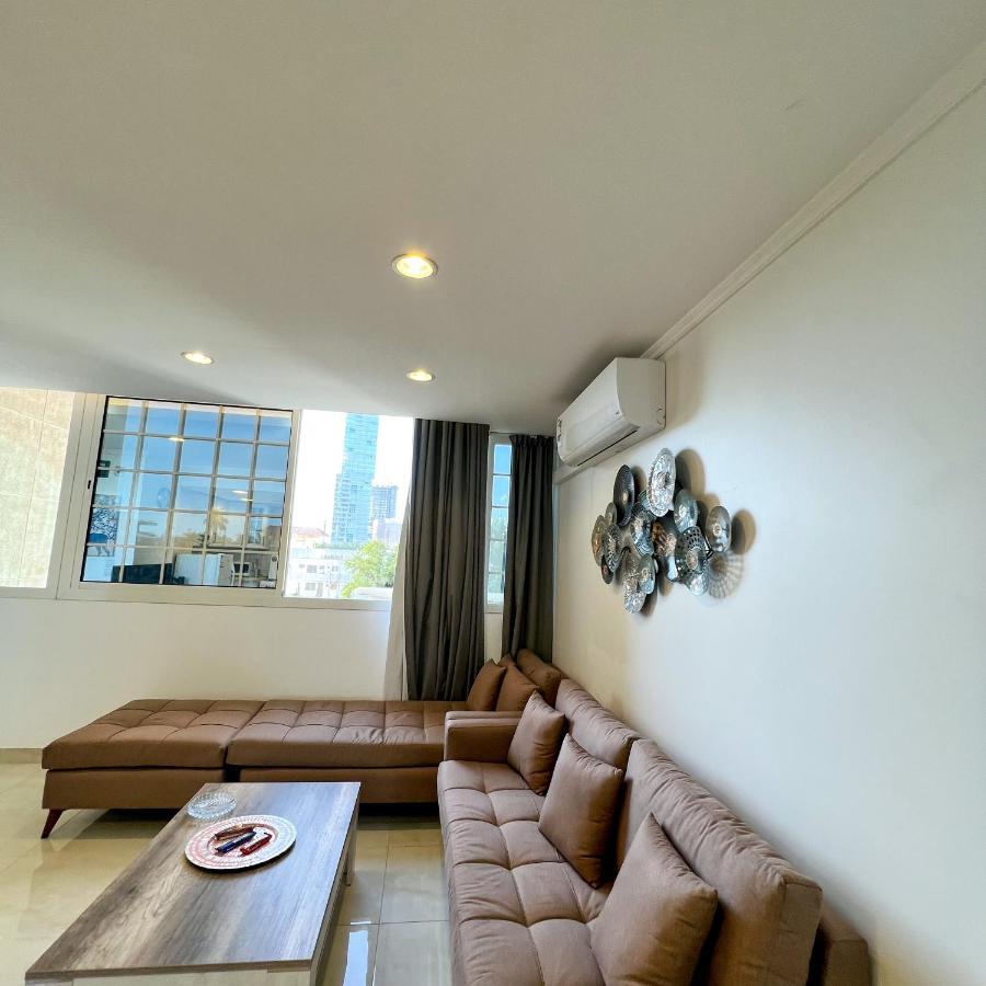 Urban Luxury Apartment *