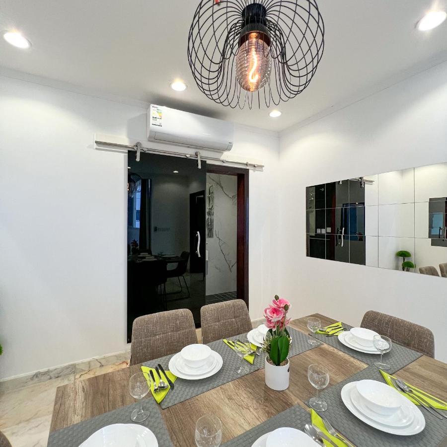 Urban Luxury Apartment *